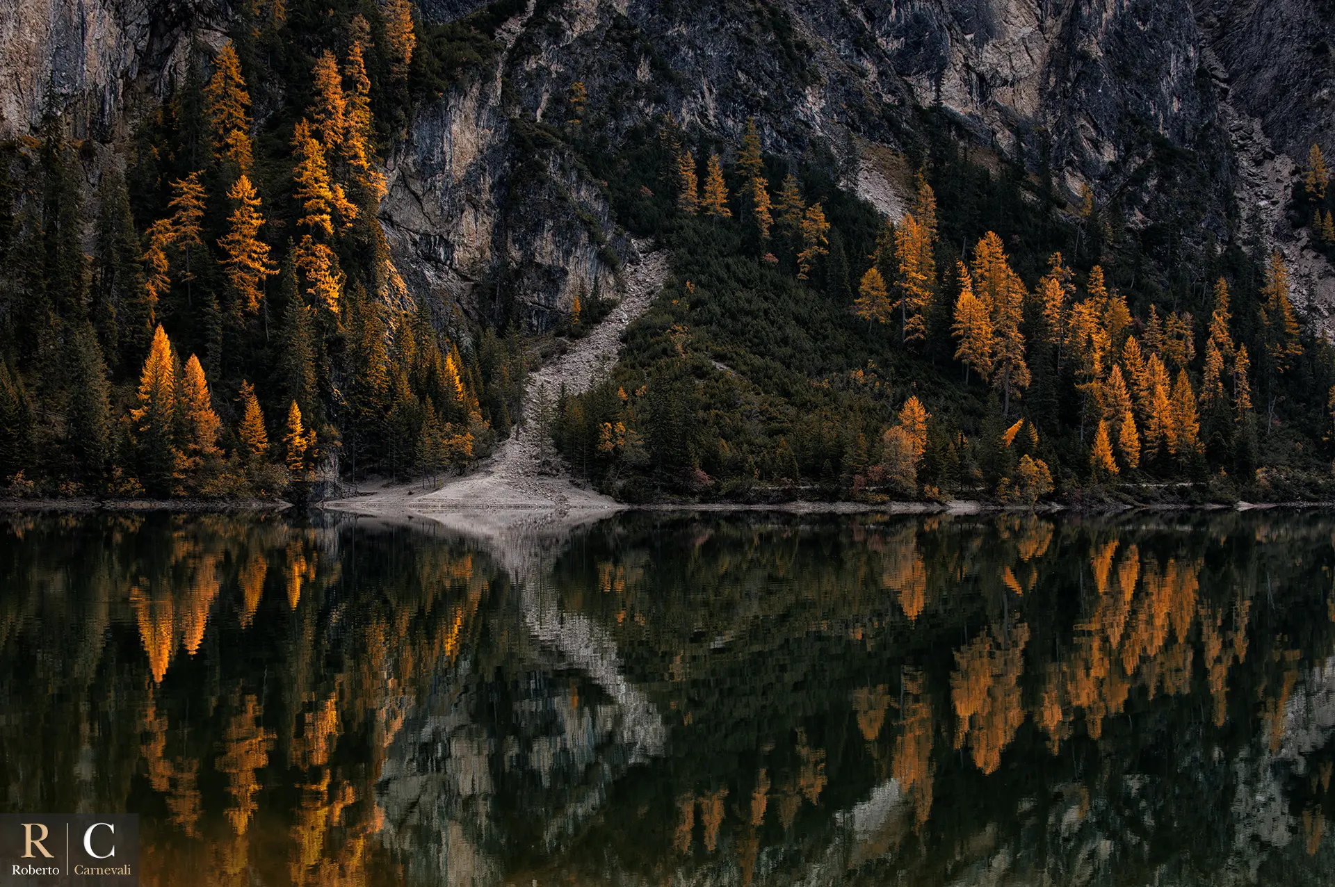 Foliage e riflessi al lago di Braies