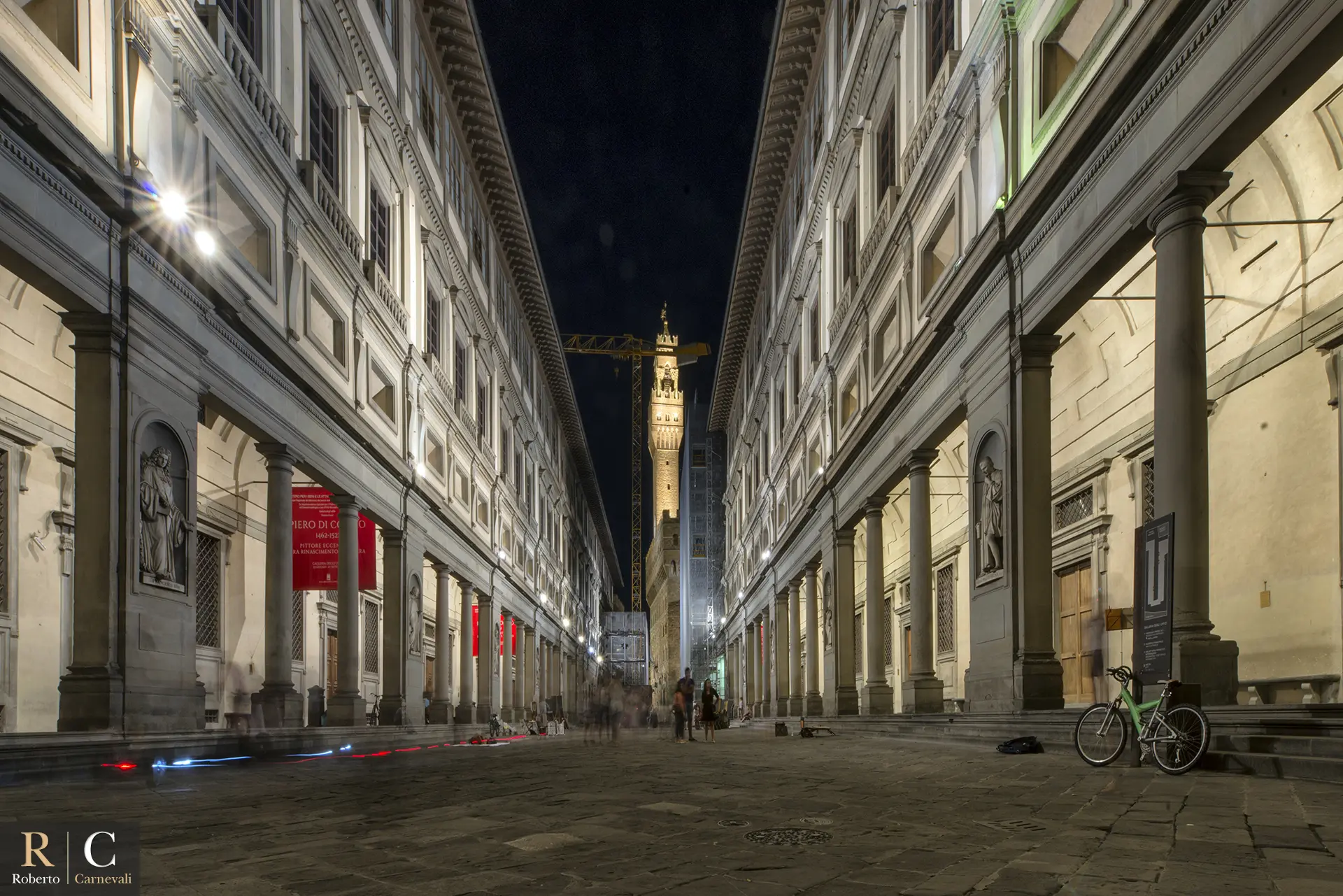 La Galleria degli Uffizi a Firenze di notte