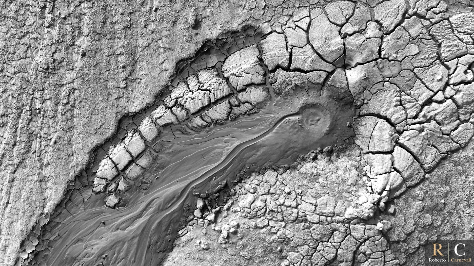 La valle dei vulcani in bianco e nero dal drone