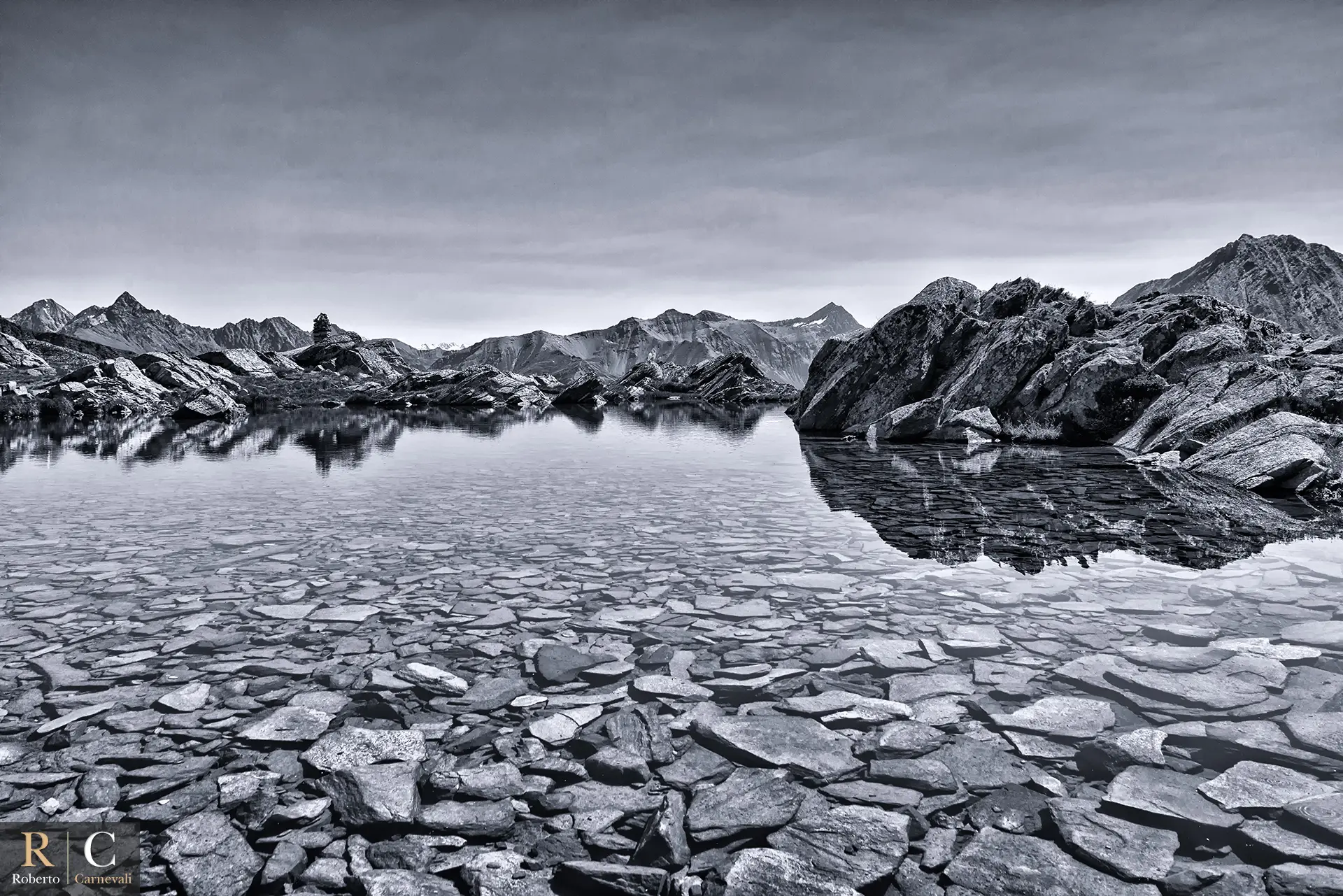 Lago del Lauson in bianco e nero