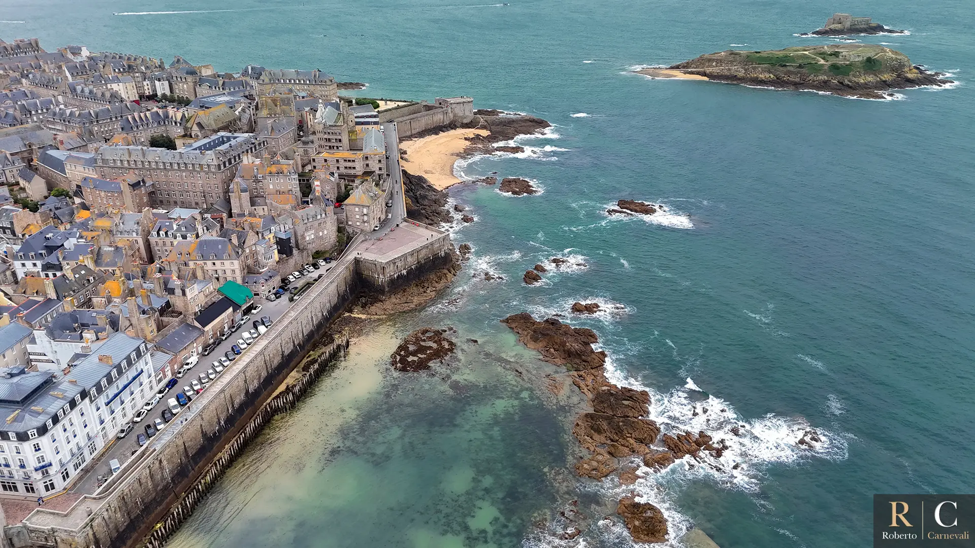 Le mura di Saint Malo un baluardo sull'oceano