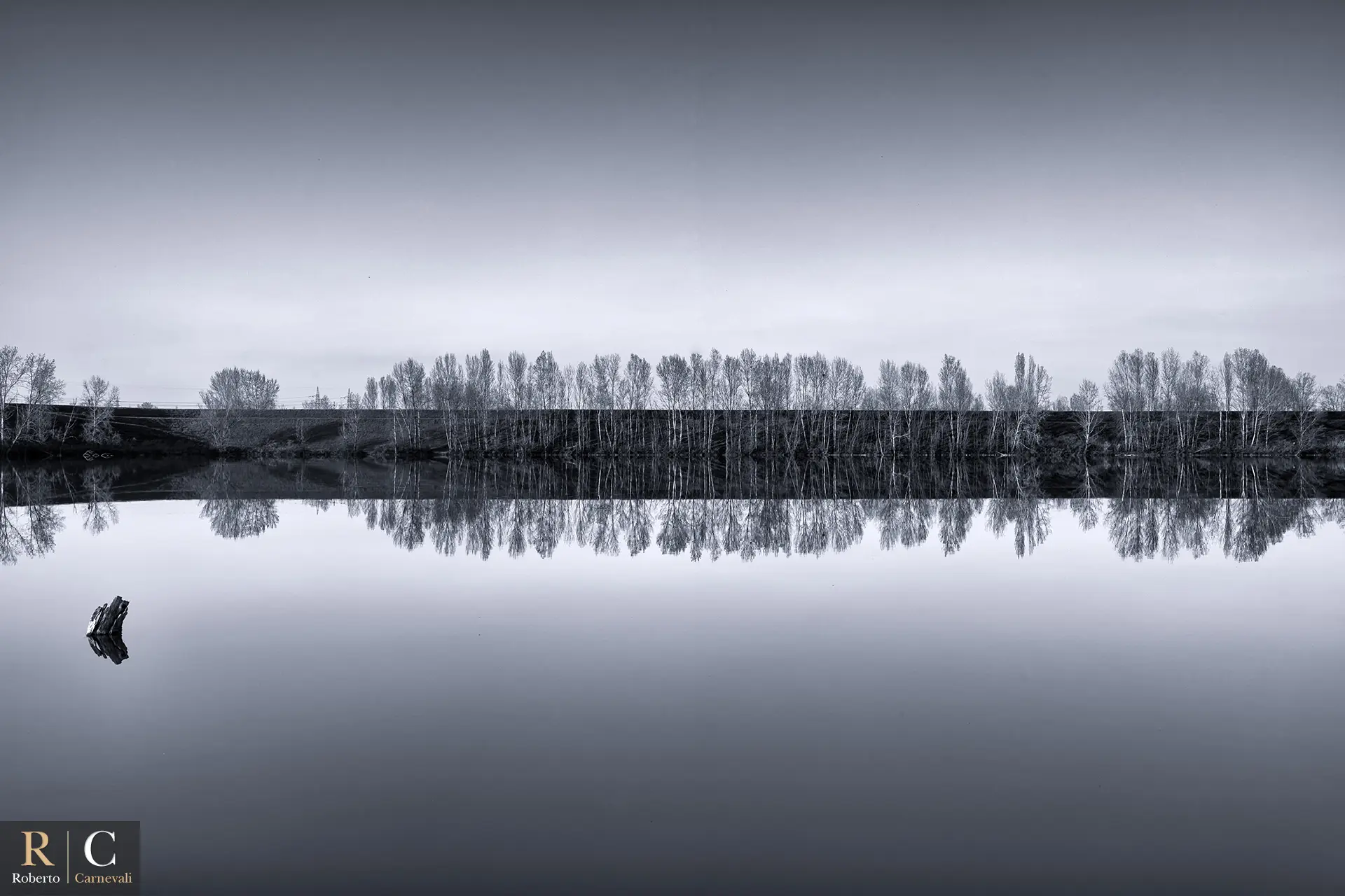 Paesaggio senza tempo in bianco e nero