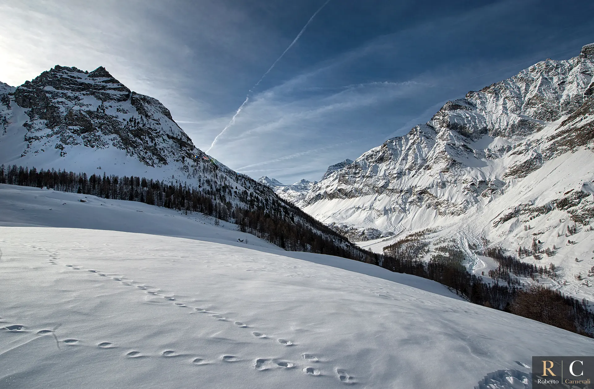 Panoramica invernale sulla Val di Rhemes dagli alpeggi dell'Entrelor