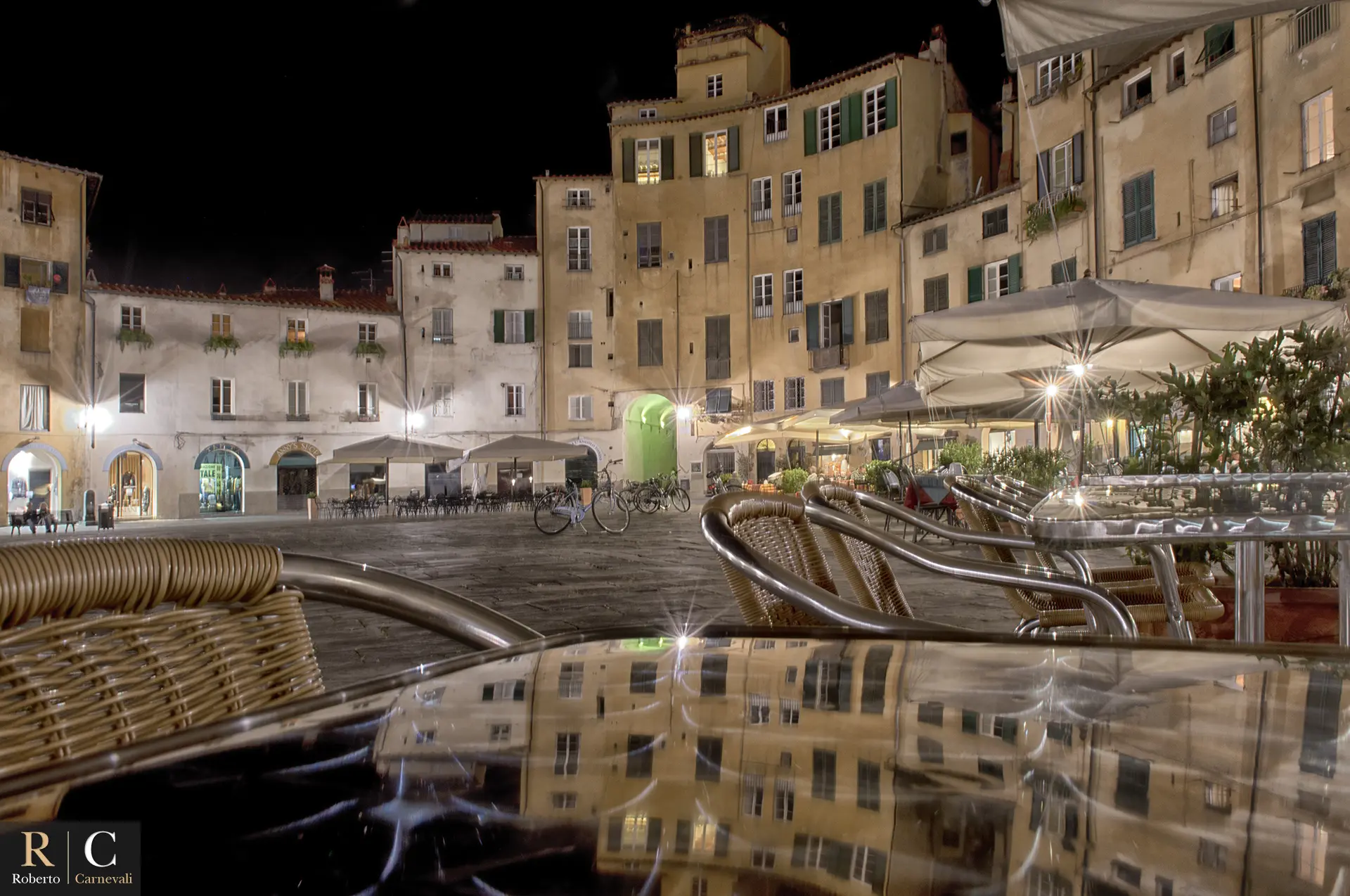 Notturno in piazza dell'Anfiteatro