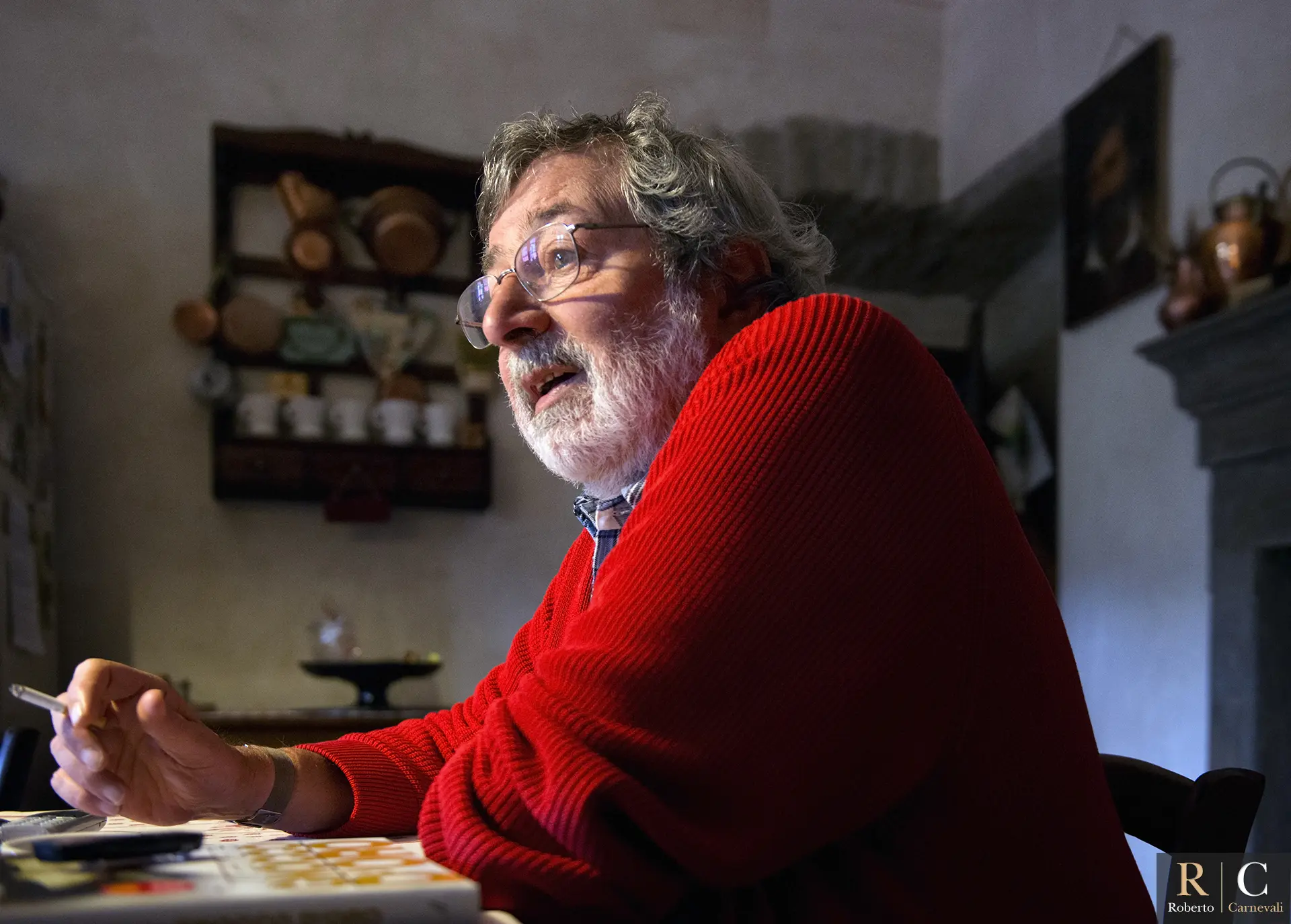 Ritratto a Francesco Guccini nella sua casa di Pavana