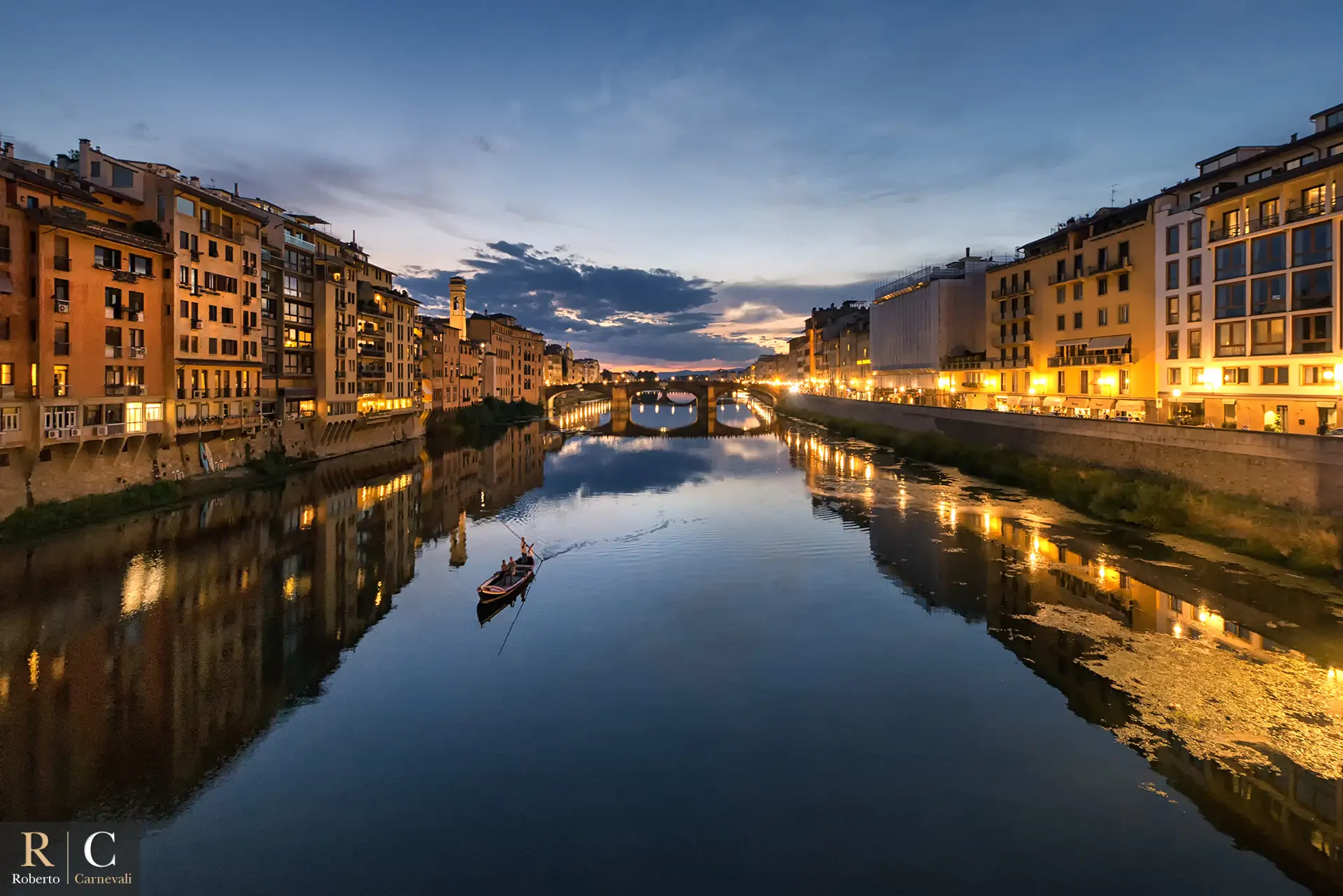 Si accende la sera a Firenze