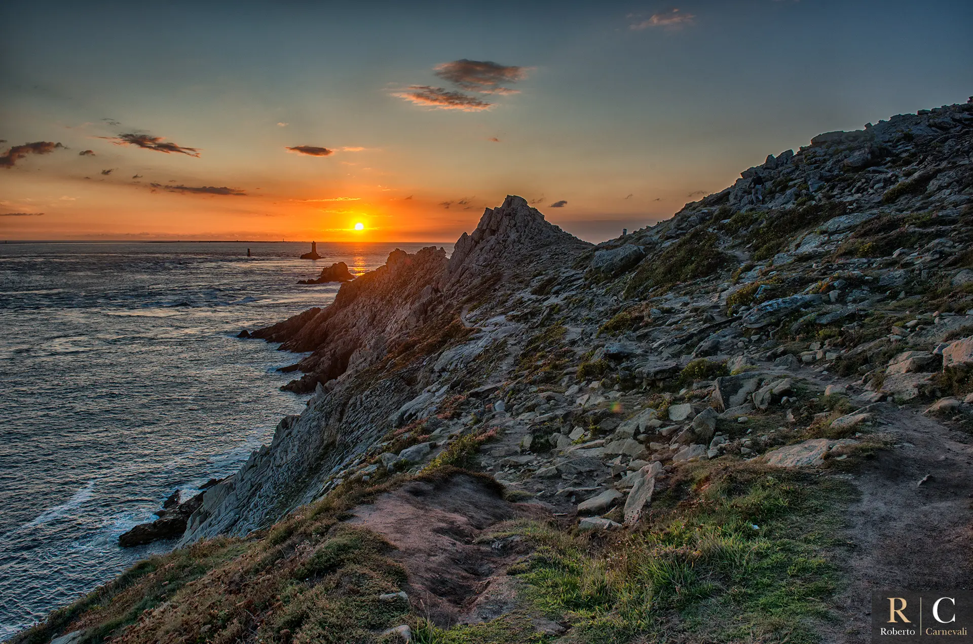 Tramonto a Pointe Du Raz sull'oceano Atlantico