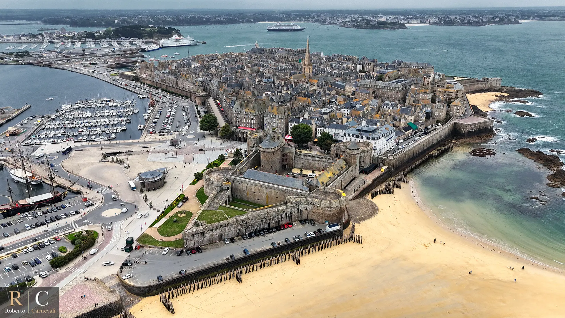 Veduta aerea di Saint Malo dal drone
