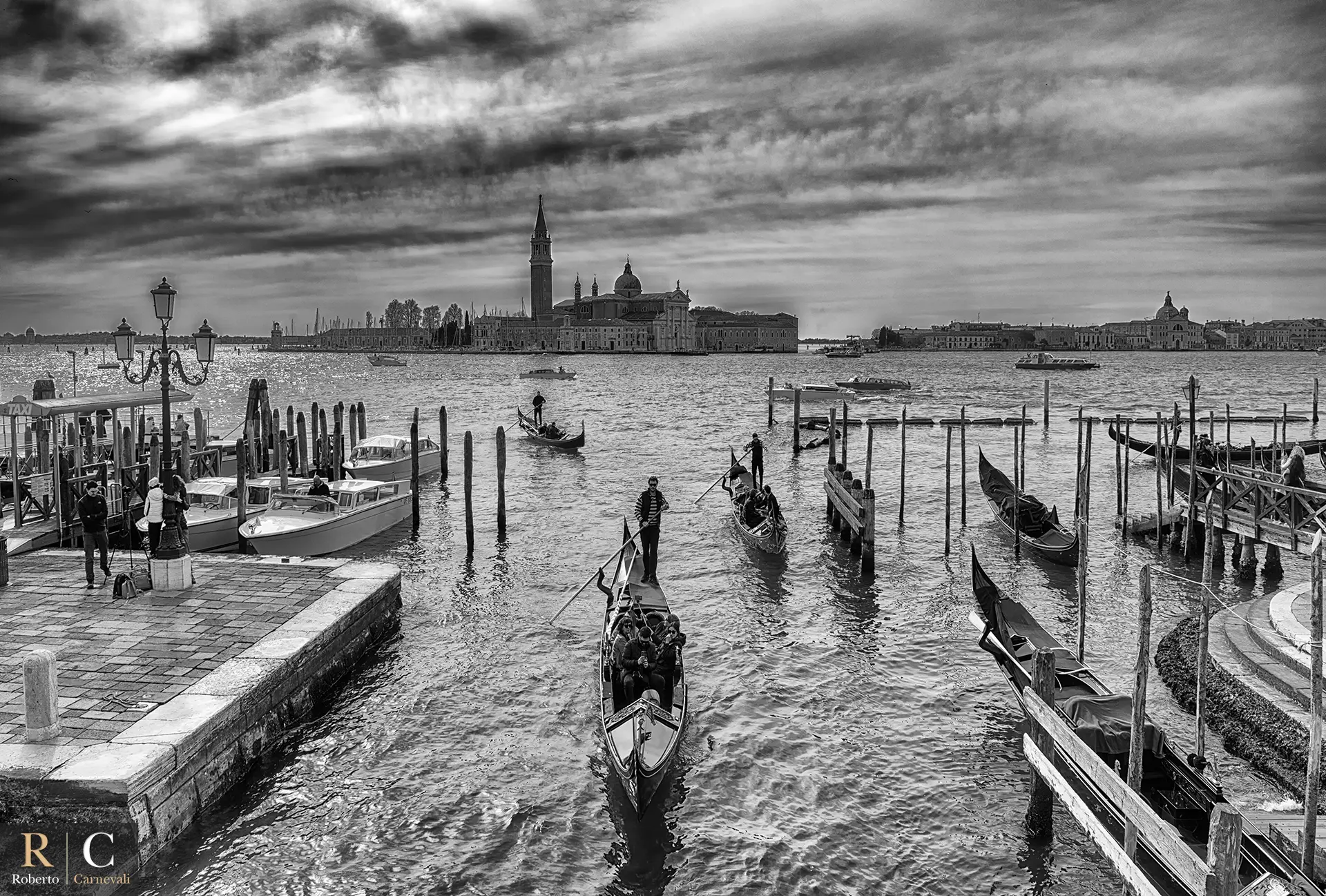 Lo scorrere della vita a Venezia in bianco e nero