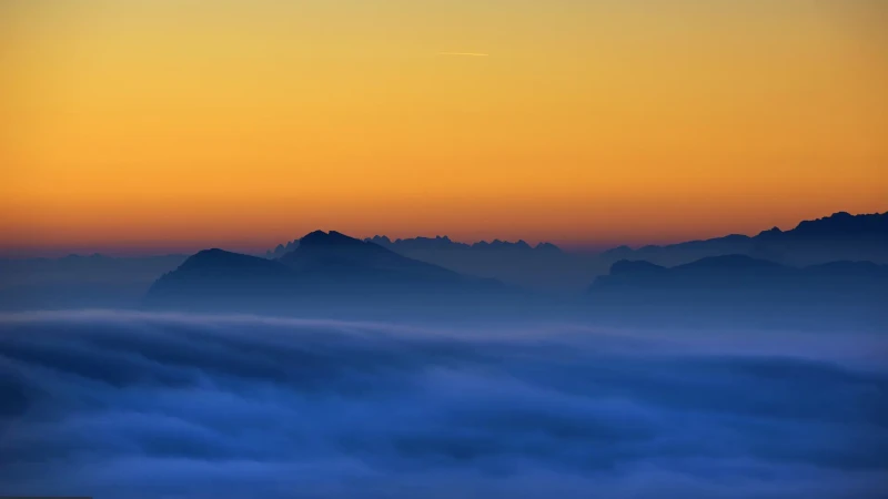Bagliori e suggestioni prima dell'alba