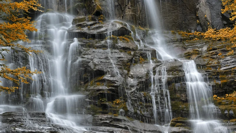 Cascate del Doccione e foliage