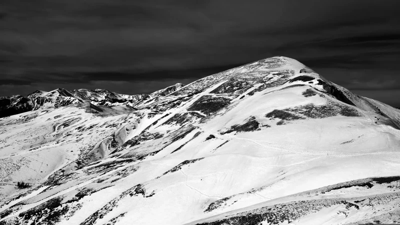 Dal monte Spigolino al monte Cimone in inverno in bianco e nero