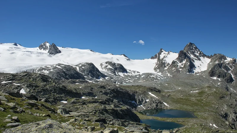 Ghiacciaio e laghi di fusione del Rutor con Grand Assaly