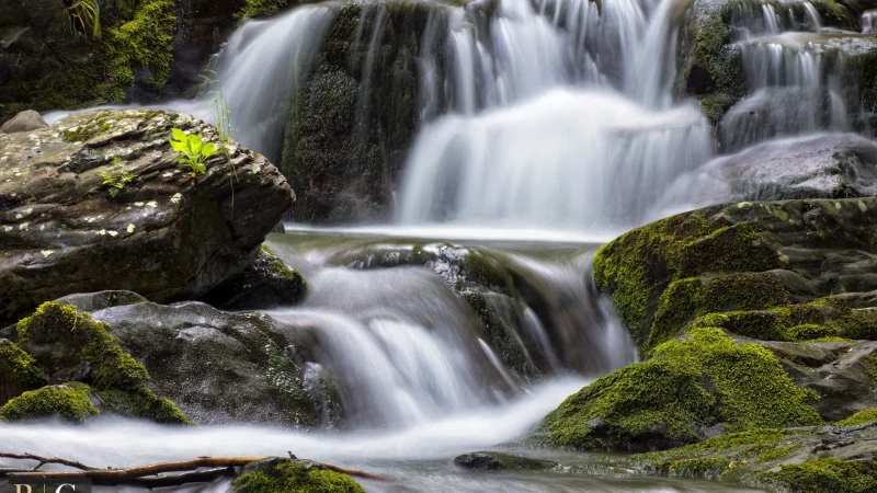 Il lento scorrere dell'acqua alle cascate del Doccione