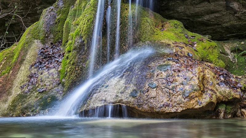 Il suono dell'acqua alle cascate del Bucamante