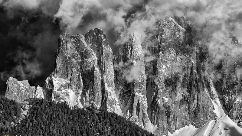 Odle di Eores in bianco e nero