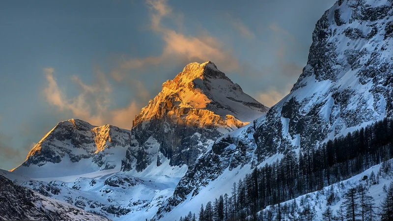 Prime luci sulla Granta Parey in inverno