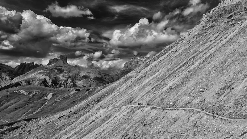 Scenari da sogno nelle Dolomiti di Sesto in bianco e nero