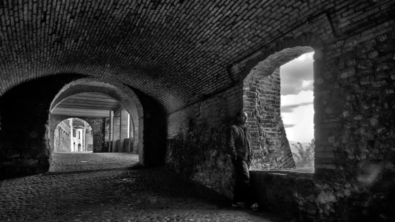 Un'altra storia dietro le mie spalle