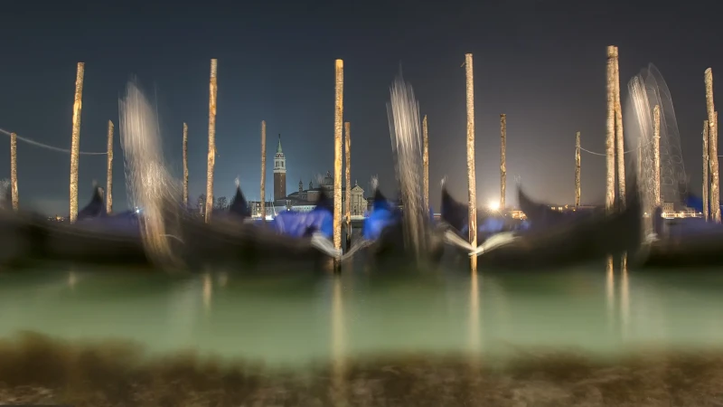 Venezia di notte con una lunga esposizione
