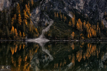 Foliage e riflessi al lago di Braies