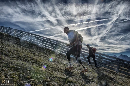Mark Inglis durante un trekking dell'IMS