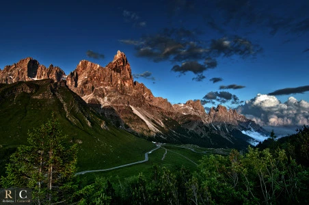 Pale di San Martino al tramonto da passo Rolle