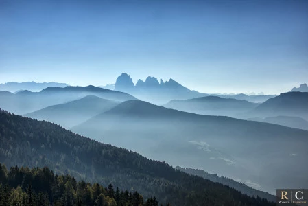 Profili dolomitici alla prima luce del giorno
