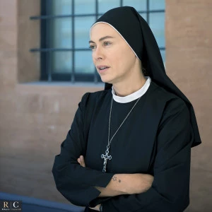 Ritratto all'attrice Elena Sofia Ricci sul set di Che Dio ci Aiuti