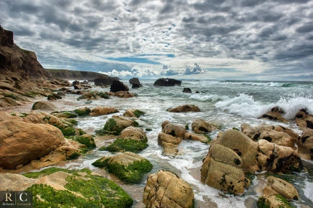 Tra le rocce della Plage Du Port Blanc a Quiberon